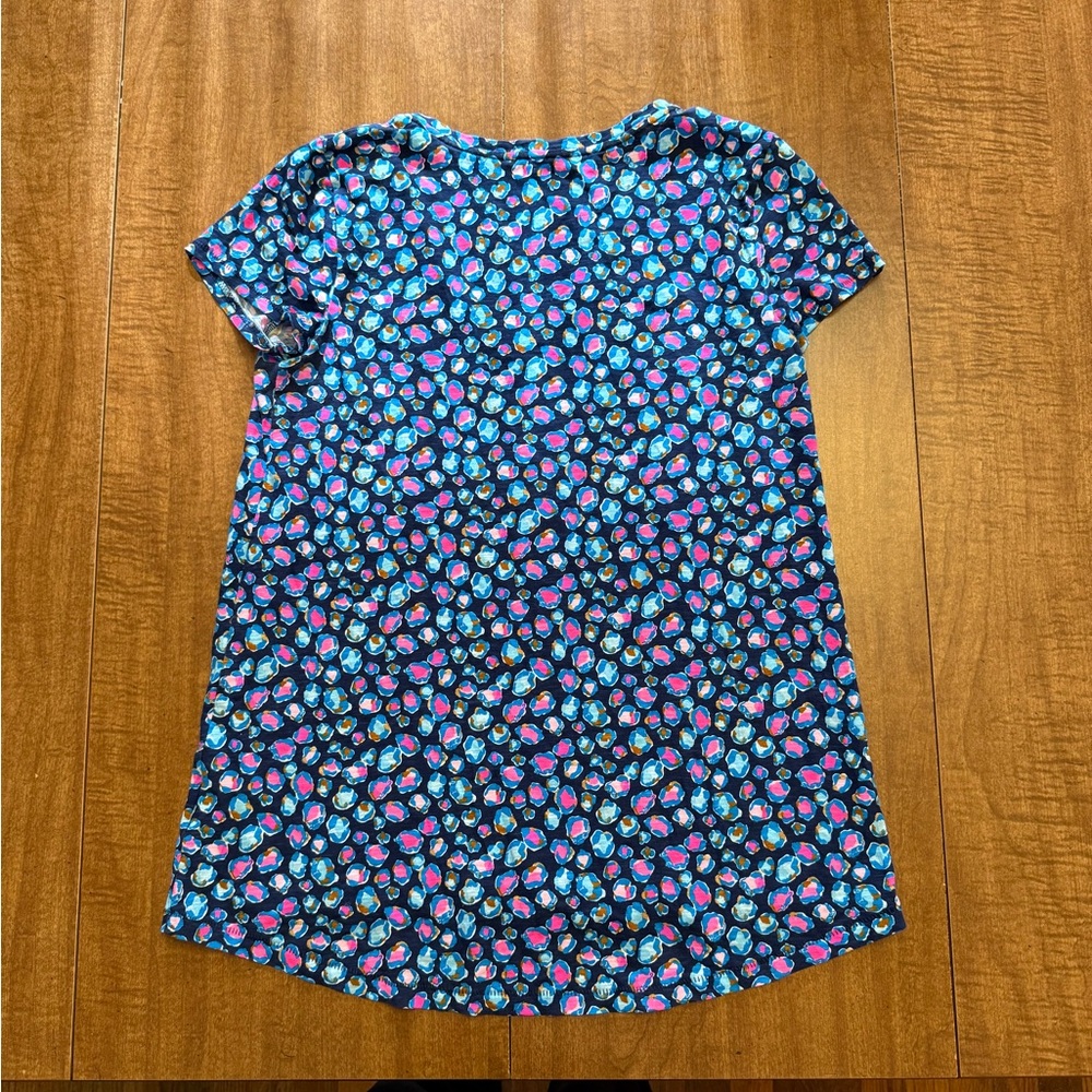 Lilly Pulitzer Etta V-Neck Tee - Picture 3 of 5